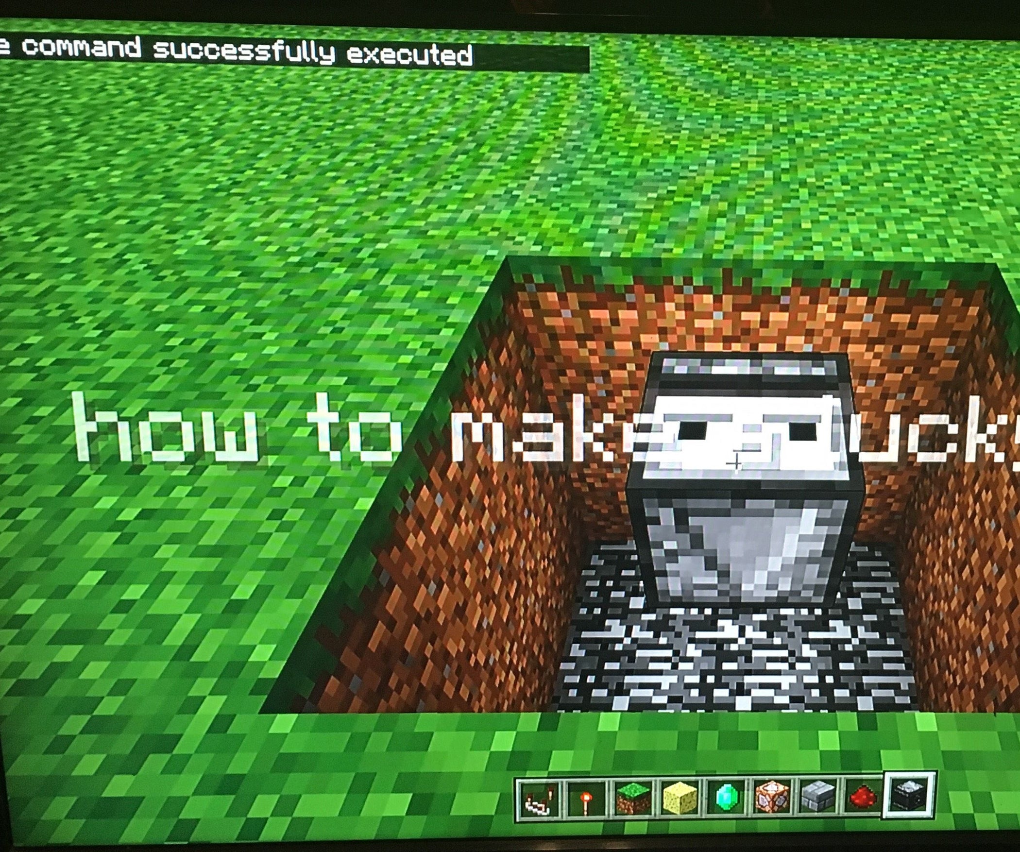 How to Make a Lucky Block in Minecraft Using No Mods : 6 Steps ...